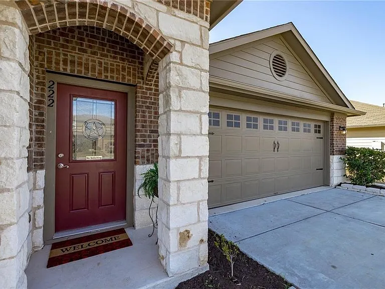 222 Camellia Dr — Photo 2