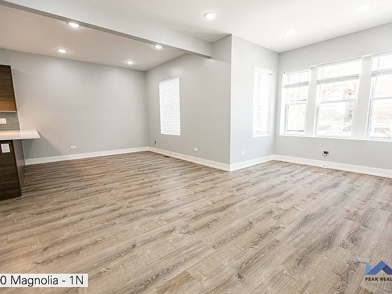 5300 N Magnolia Ave — Photo 4
