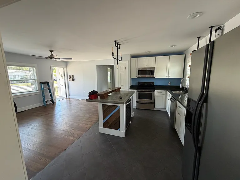 3312 Melton St N — Photo 4