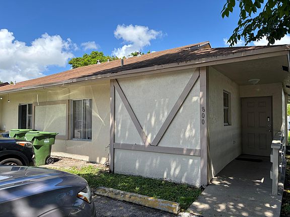 3rd image of 800 SW 9TH Street