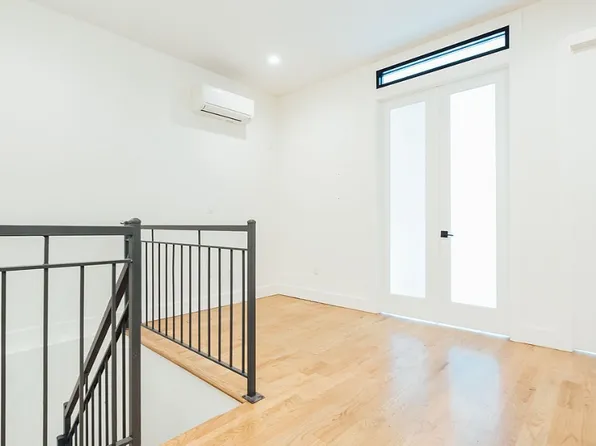 1540 Putnam Avenue image 6 of 18