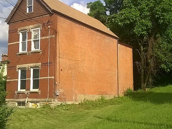 2nd image of 1611 Baltimore Ave