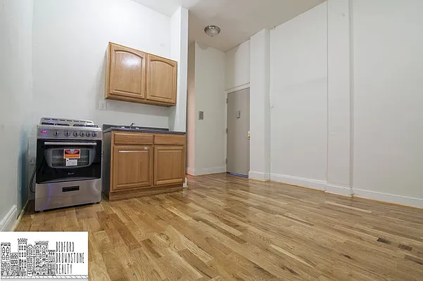 Rented by Bedford Brownstone Realty | media 22