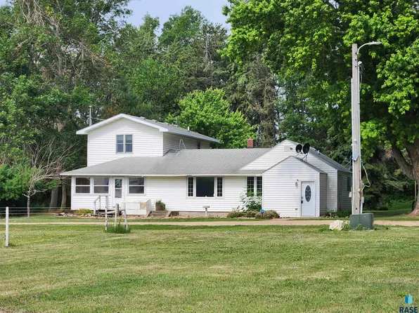 758 11th St, Jasper, MN 56144