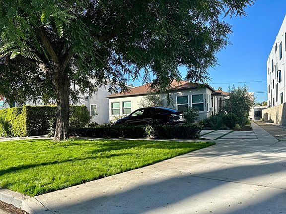 3rd image of 1831 S Redondo Blvd #1831