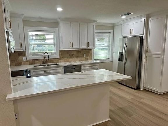 3rd image of 108 Draeger Dr