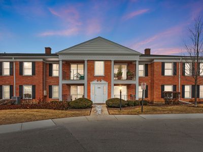 540 Shorely Dr APT 102, Barrington, IL, 60010