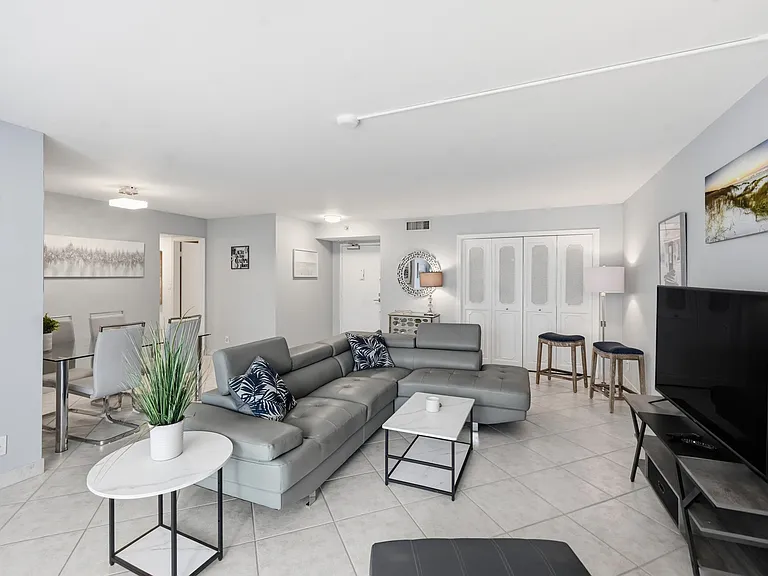 5200 N Ocean Blvd #203B — Photo 10