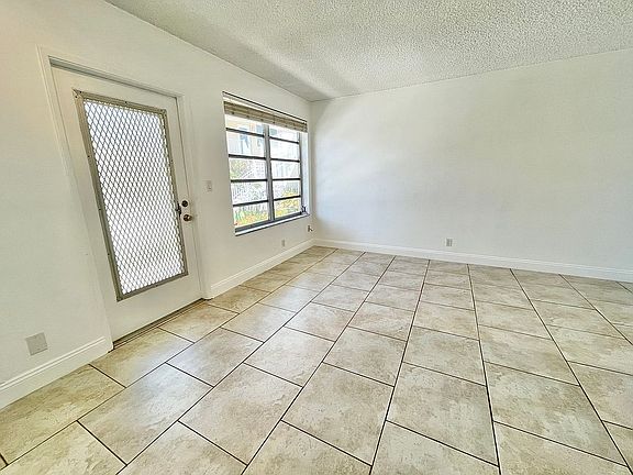 5th image of 3912 NE 22nd Ave #2B
