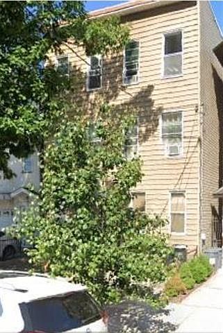 Building Photo 3