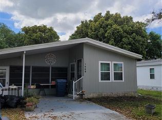 1668 Elkhart Cir, Tavares, FL 32778