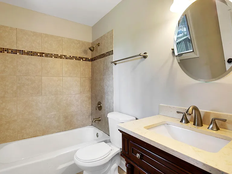 7558 Jennings Ln — Photo 17
