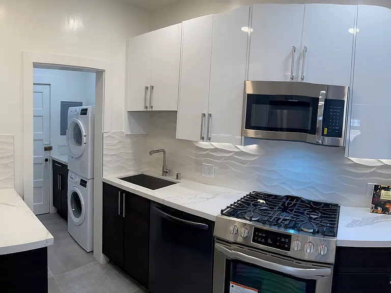 2785 Green St #2 — Photo 6