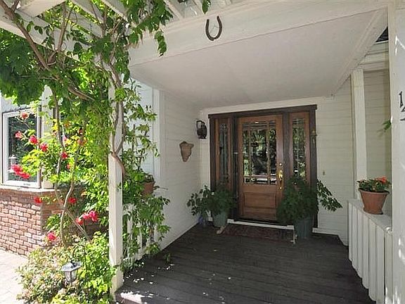3rd image of 157 Placer Hill Dr