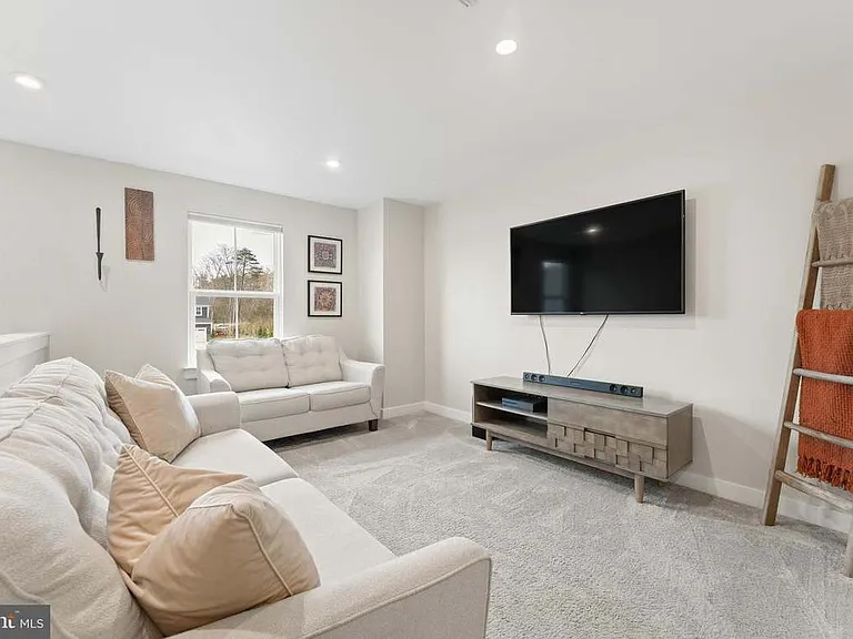 8600 Rawlings Ct — Photo 17