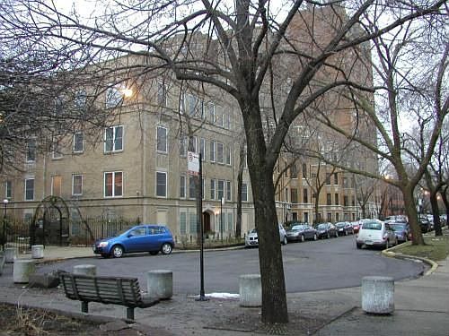 3rd image of 1327 W Fargo Ave APT 1S