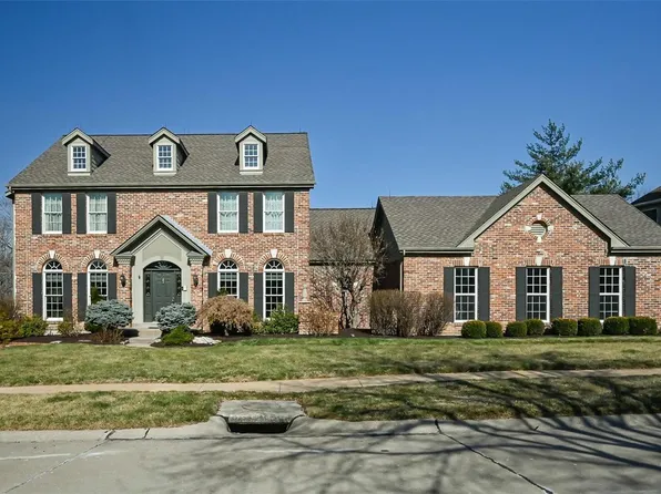 17114 Surrey View Dr, Chesterfield, MO 63005