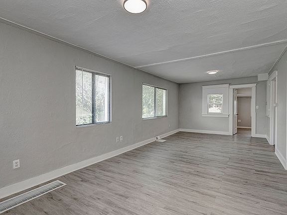 4th image of 2081-2802 N Fulton St #2082
