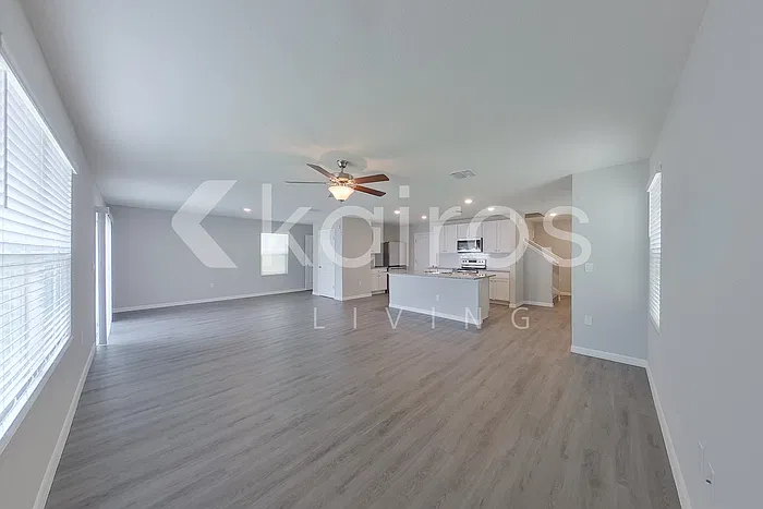 4 bed, 2.5 bath, 2176 sqft, $2,245 — Photo 4
