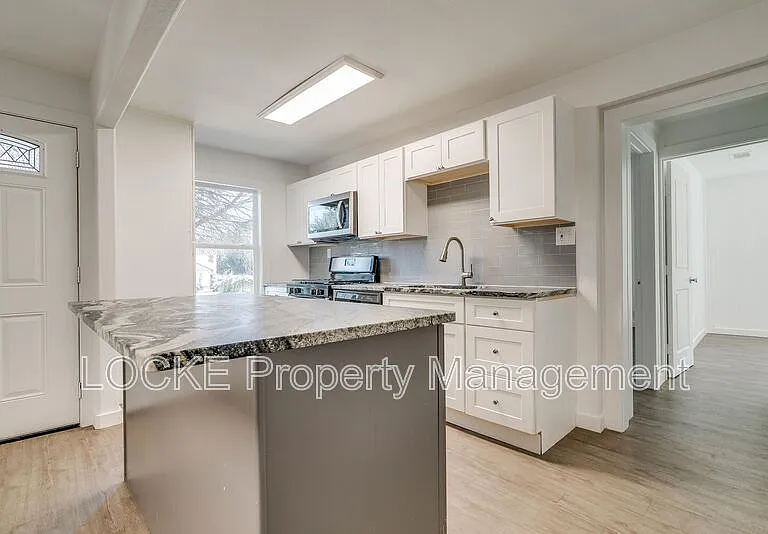 311 Byron St — Photo 2