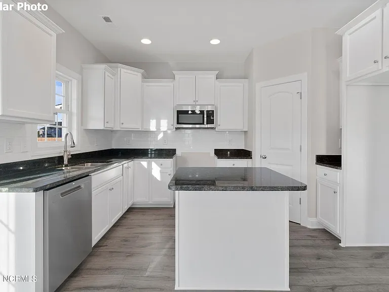 318 Windmill Light Way — Photo 3