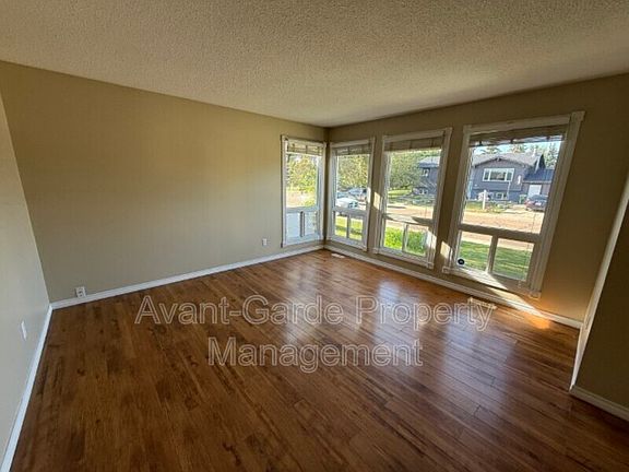 3rd image of 15 Garden Valley Dr