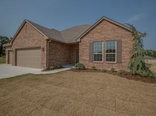 955 Oak Tree, Harrah, OK 73045
