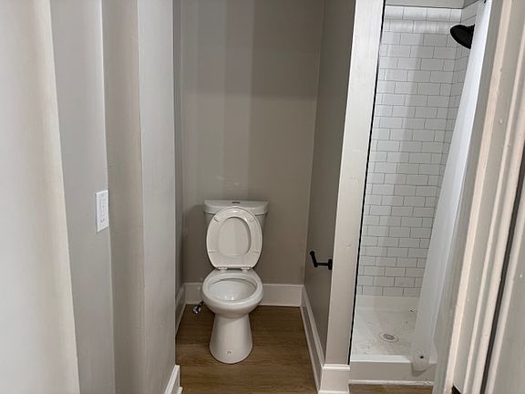 5th image of 219 Clarendon Ave #217