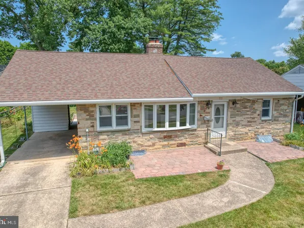 111 Alders Dr, Wilmington, DE 19803