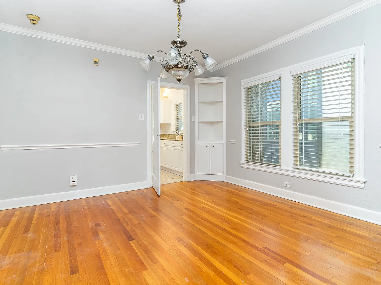 2 bed, 2.0 bath, 1650 sqft, $3,300 — Photo 4