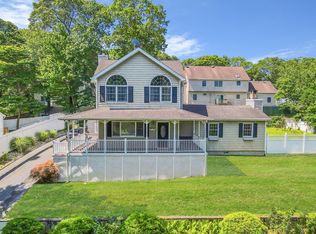 18 Flowerfield Rd, Sound Beach, NY 11789