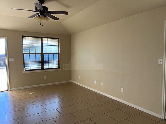 3rd image of 4301 Cambridge Dr
