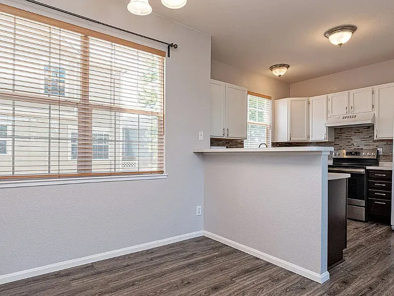 240 W Jamison Cir #27 — Photo 7