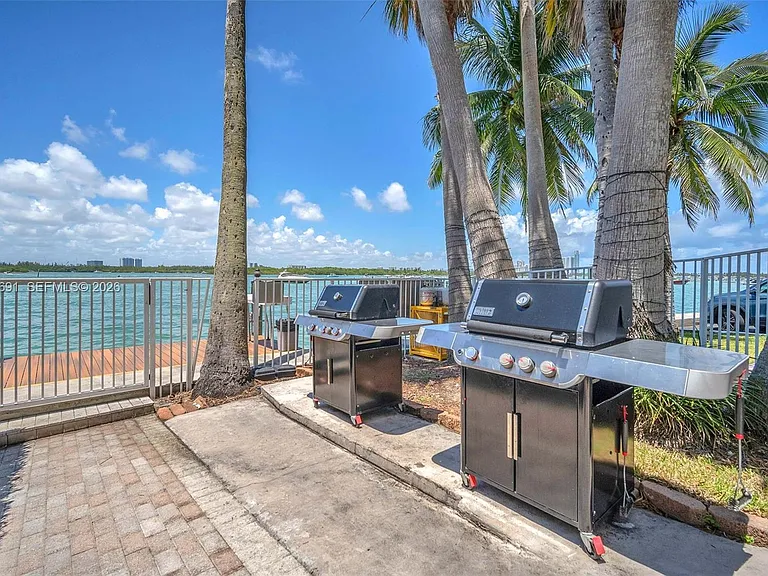 10350 W Bay Harbor Dr #8F — Photo 29