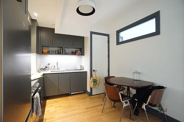 Rented by Rennit Inc. | media 35