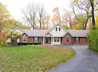 3833 Pointe Forest Dr, Florissant, MO 63034
