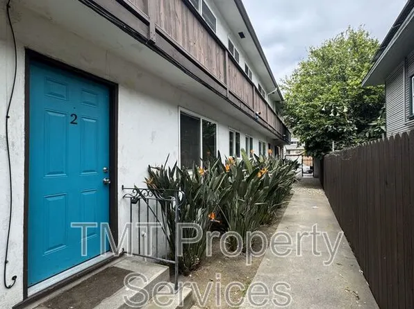 1615 W St APT 2, Sacramento, CA 95818