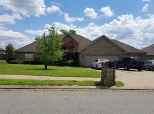 7109 Northlake Dr, Jacksonville, AR 72076