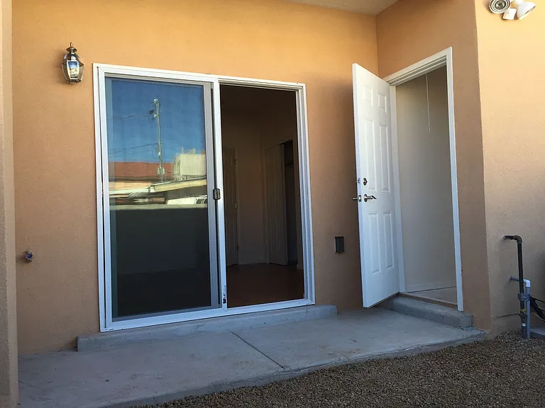 222 Yale Blvd SE — Photo 10