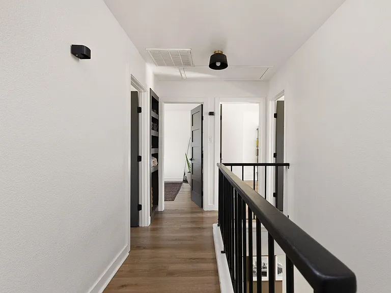 7909 Manassas Dr — Photo 25