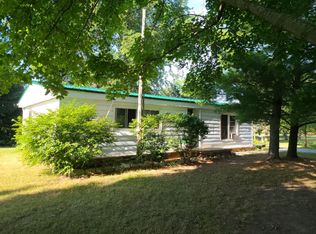 9470 N Pine Grove Rd, Vestaburg, MI 48891