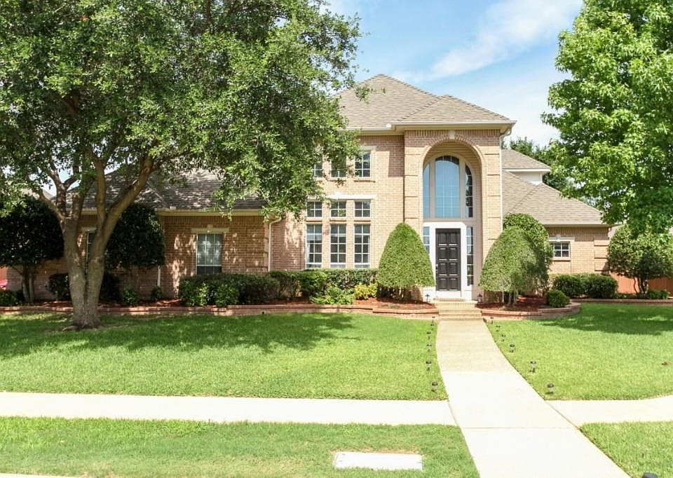 6401 Wallace Lane - Fabulous location in Colleyville. Deep in the neighborhood, low traffic area with a wonderful city park within walking distance
