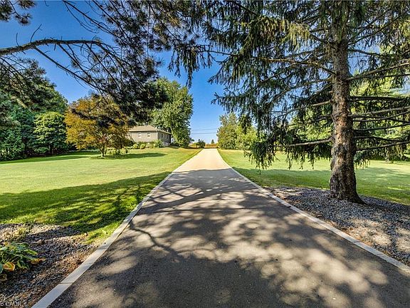 4th image of 2080 Beaverdale Rd