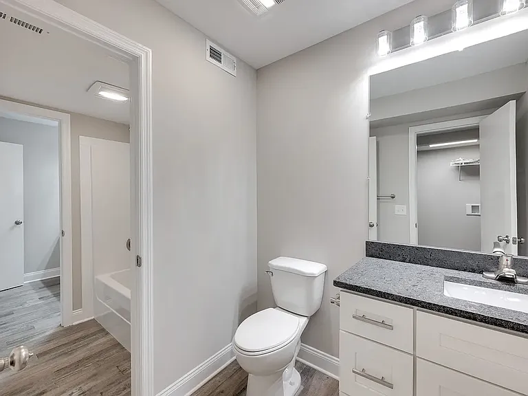 Park Ridge Apartments — Photo 14