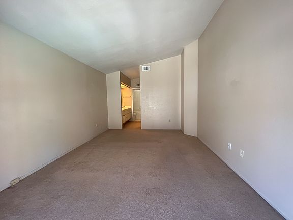 5th image of 599 Eaton St