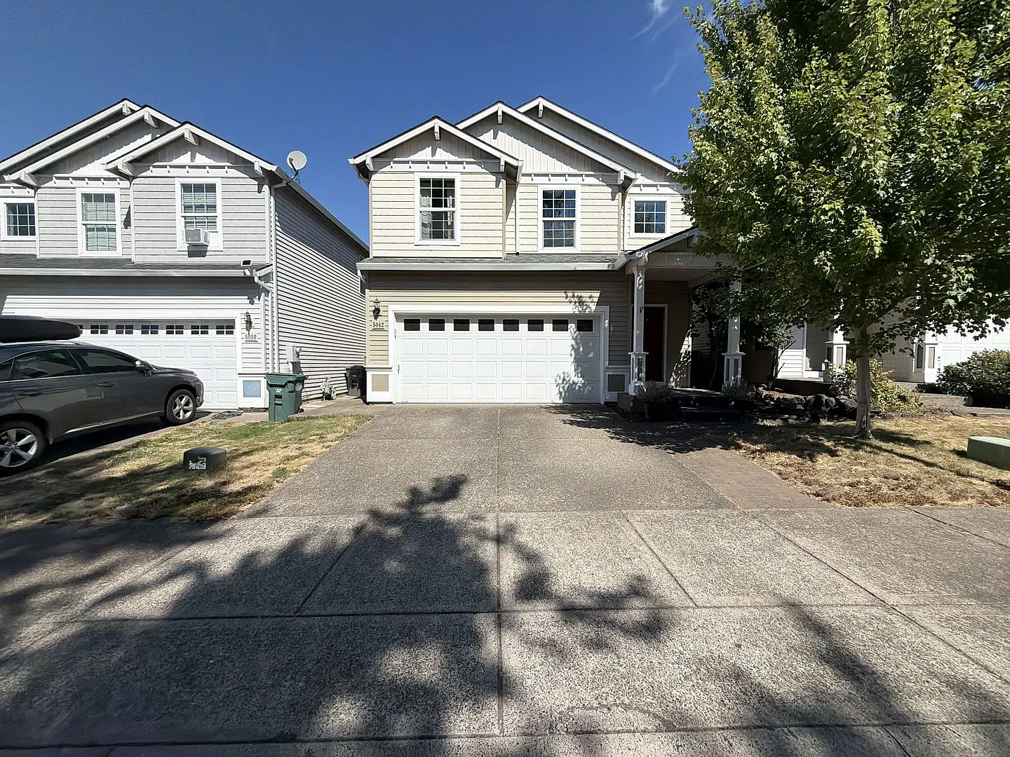 Stunning Hillsboro 4-Bedroom Home with Granite Kitchen, Central A/C & 2-Car Garage — Photo 1