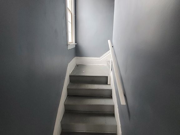 2nd image of 632 Woodland St #2
