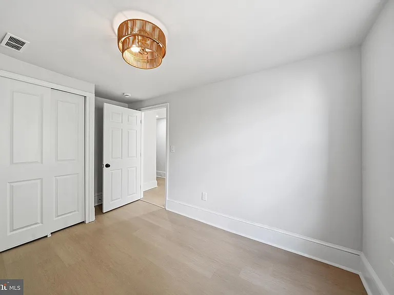 423 S 20th St #B — Photo 11