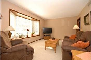 4th image of 413 5th St NE
