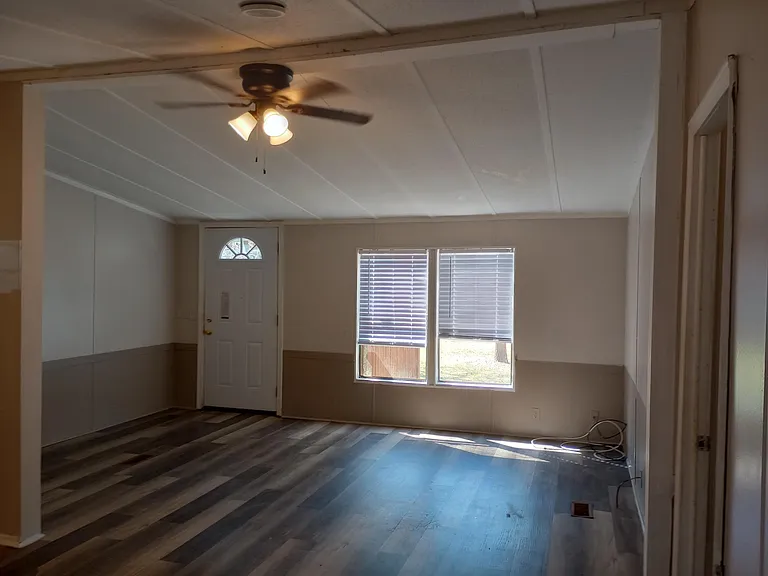 88 Oakview Dr — Photo 2